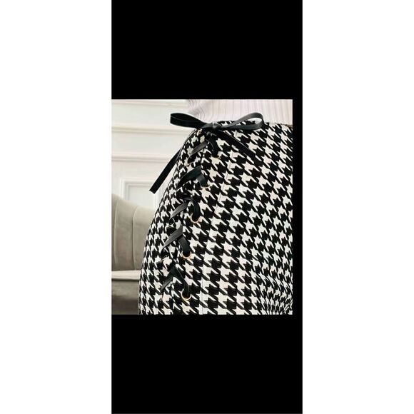 Houndstooth leggings with lace up sides, high waste stretchy pants . - Picture 3 of 13